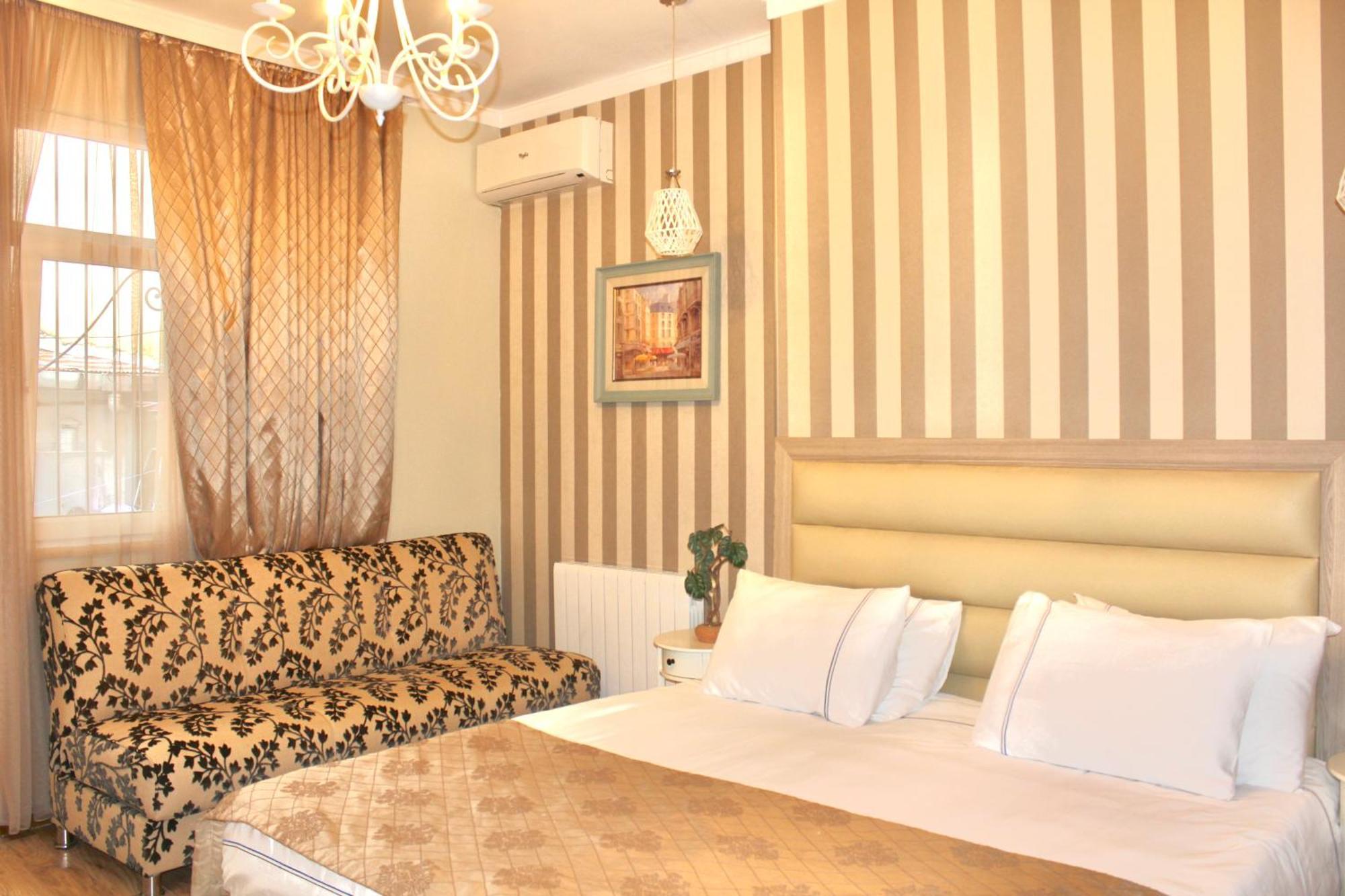 Luxor Gardens Hotel Batumi Ngoại thất bức ảnh