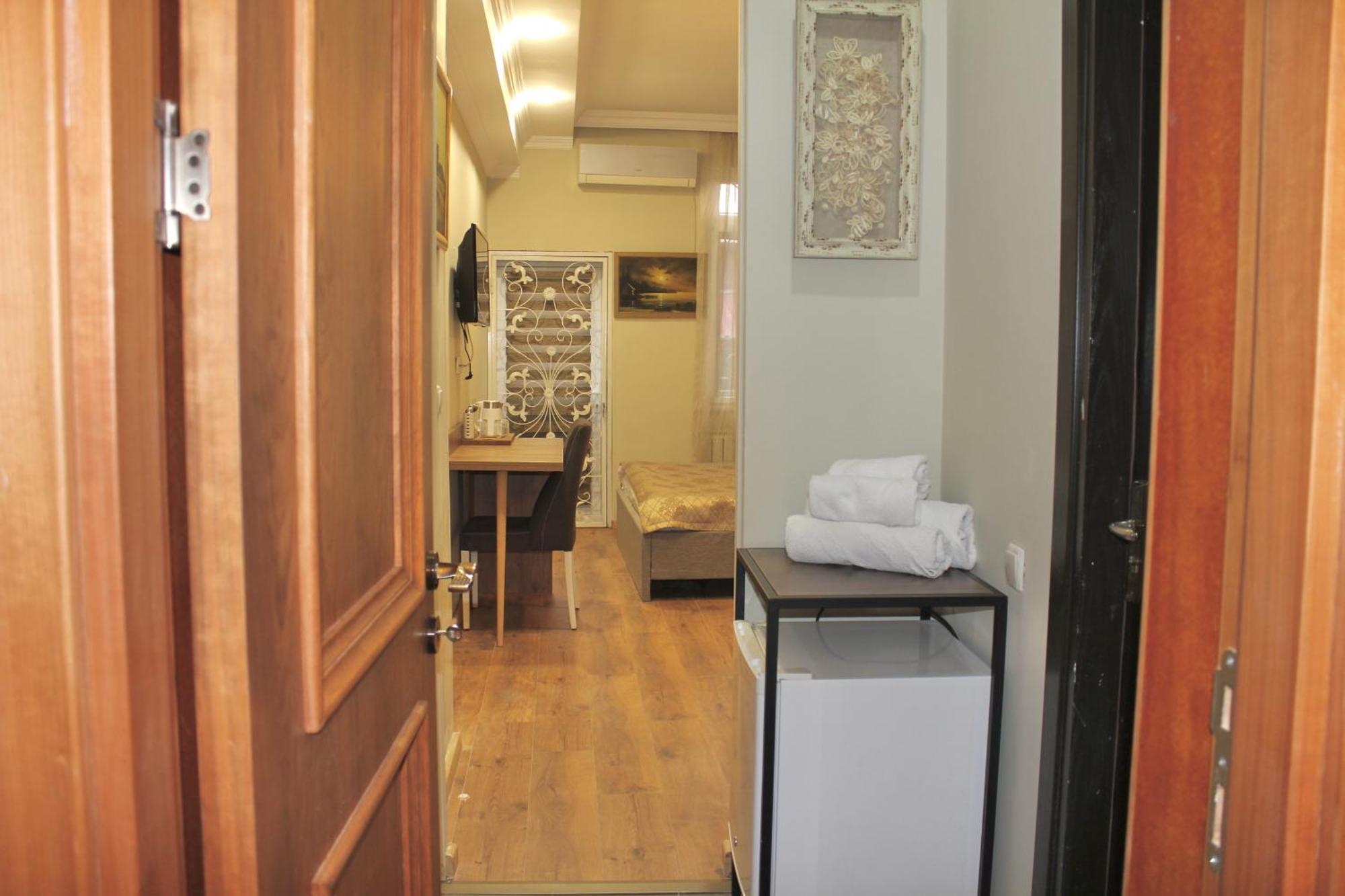 Luxor Gardens Hotel Batumi Ngoại thất bức ảnh