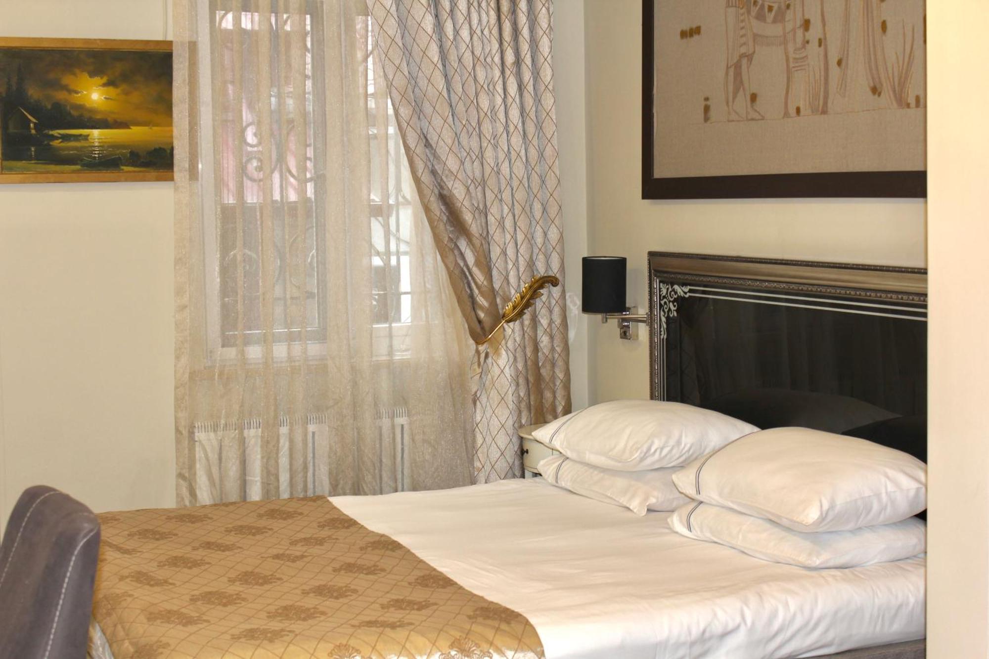 Luxor Gardens Hotel Batumi Ngoại thất bức ảnh