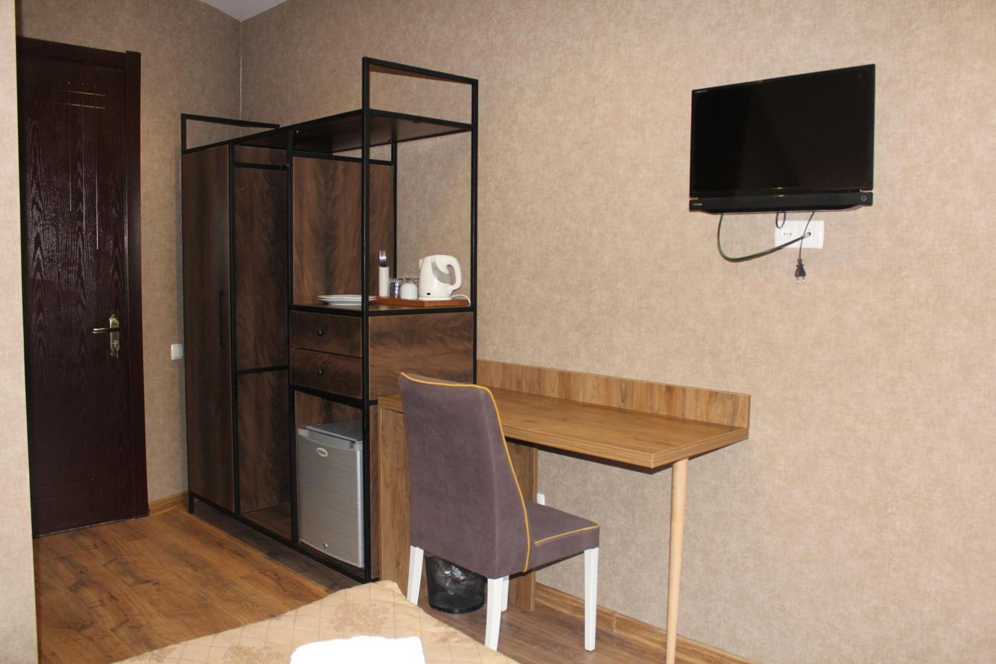 Luxor Gardens Hotel Batumi Phòng bức ảnh