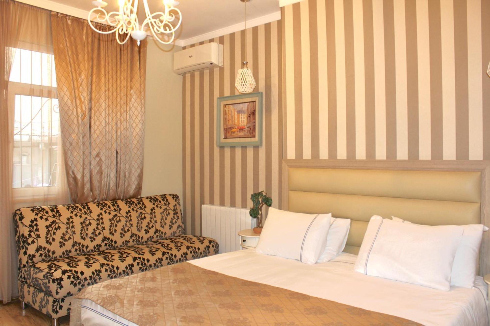 Luxor Gardens Hotel Batumi Ngoại thất bức ảnh