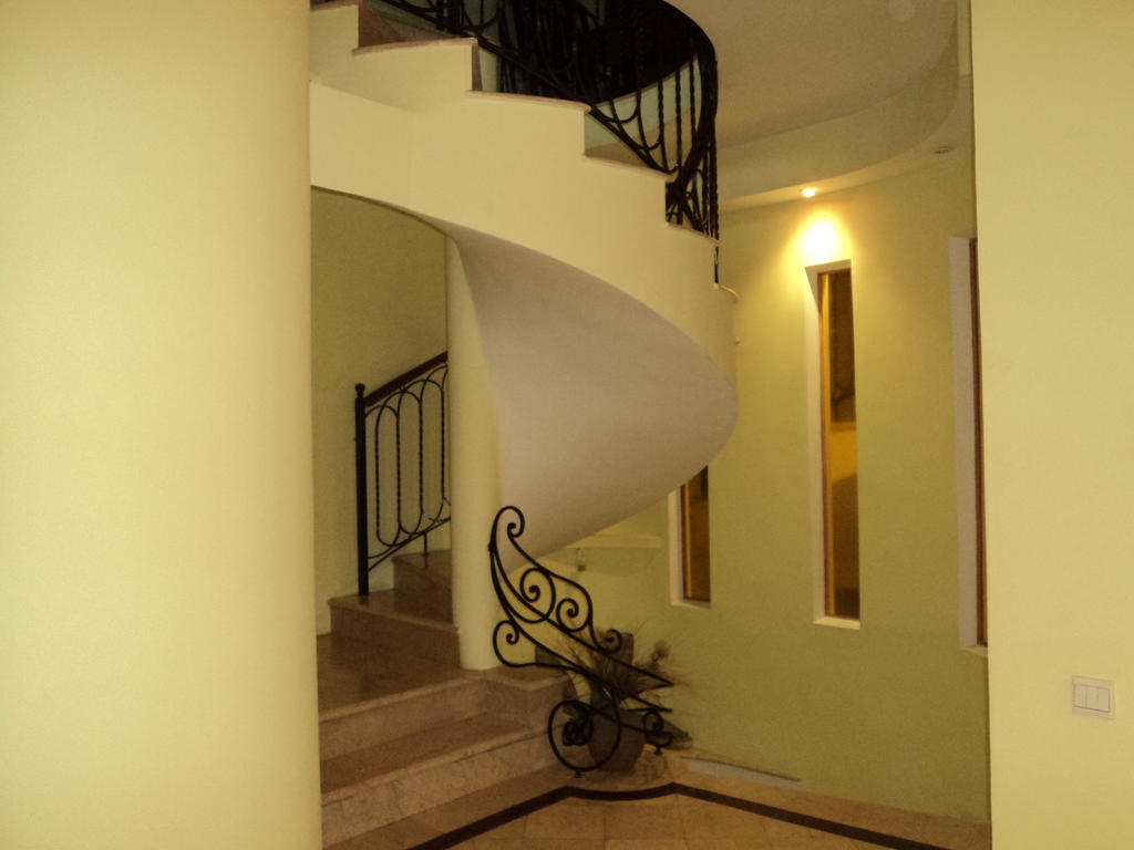 Luxor Gardens Hotel Batumi Ngoại thất bức ảnh