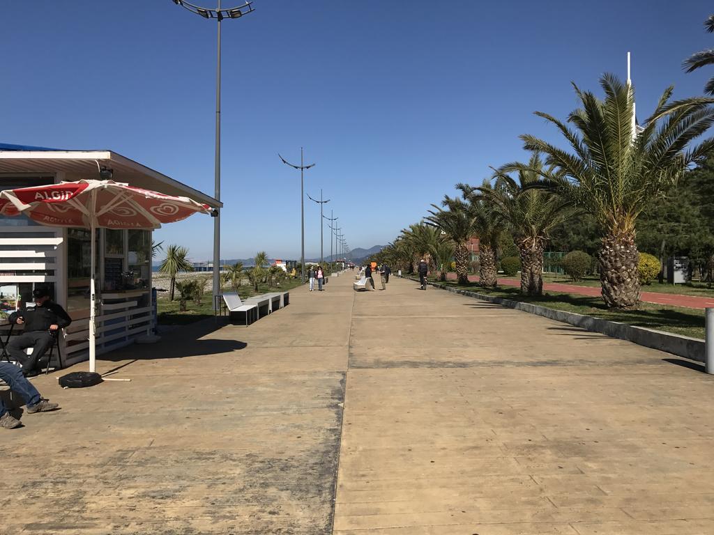 Luxor Gardens Hotel Batumi Ngoại thất bức ảnh