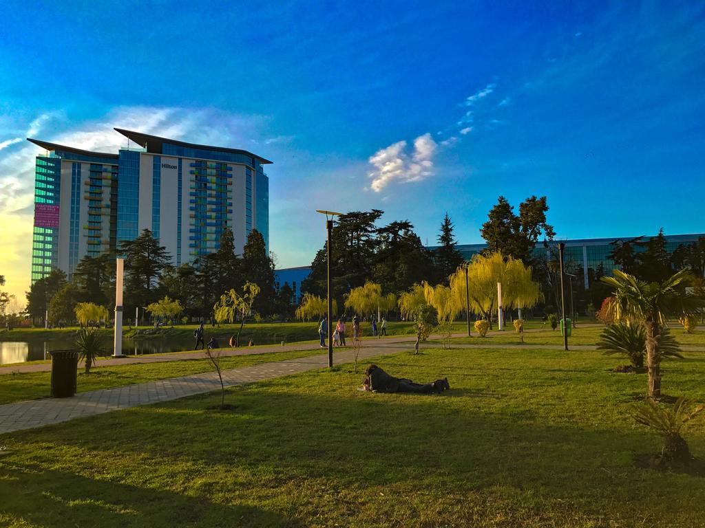 Luxor Gardens Hotel Batumi Ngoại thất bức ảnh