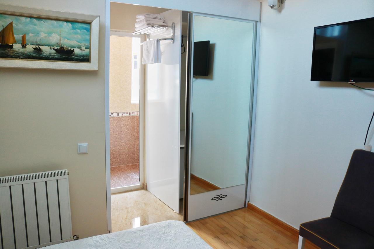 Luxor Gardens Hotel Batumi Ngoại thất bức ảnh