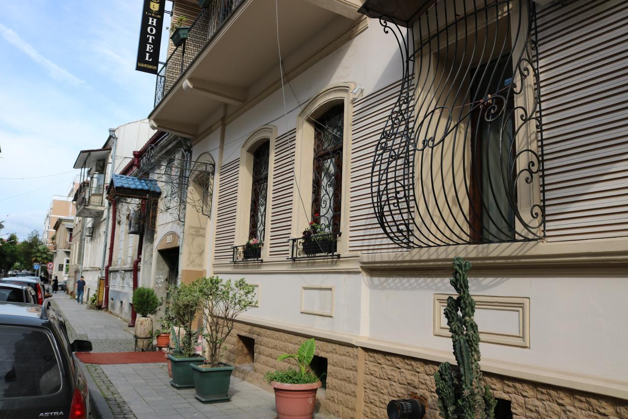 Luxor Gardens Hotel Batumi Ngoại thất bức ảnh
