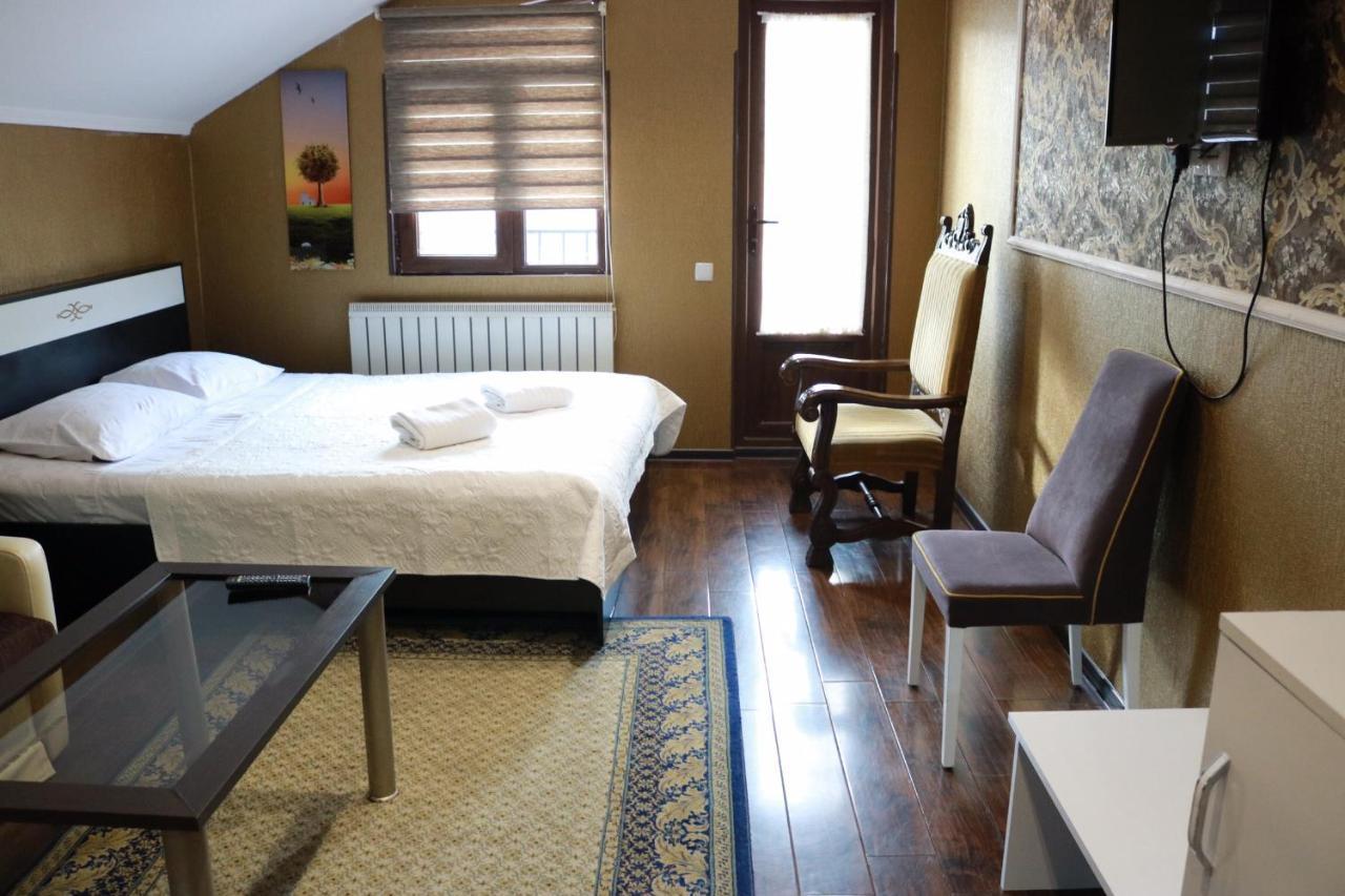 Luxor Gardens Hotel Batumi Ngoại thất bức ảnh